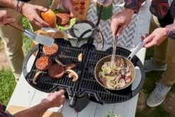 NomadiQ Draagbare Gasbarbecue - Zwart -Kampeer Verkoop 1266 1900 c2vydmljzt1pbwfnzxmmc3jjpwh0dhbzjtnbjtjgjtjgd3d3lm5vbwfkaxfiyneuy29tjtjgd3aty29udgvudcuyrnvwbg9hzhmlmkyymdiwjtjgmtalmkzub21hzglxlw1lzxitzgfulwvlbi1iyneuanbnjmn