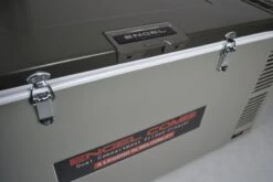 Engel MD60F-C Dual-zone Compressor Koelbox - 57 Liter -Kampeer Verkoop 1900 2849 md60fc verschluss detail